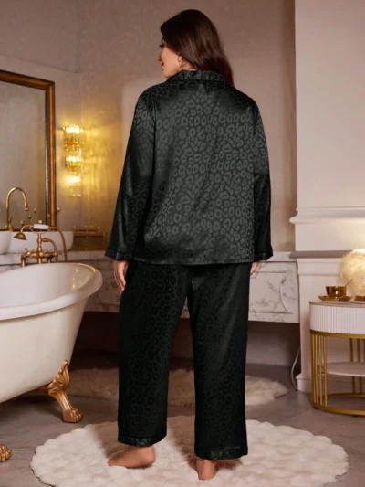 ensemble pyjama avec top à revers et pantalon en jacquard imitation soie léopard