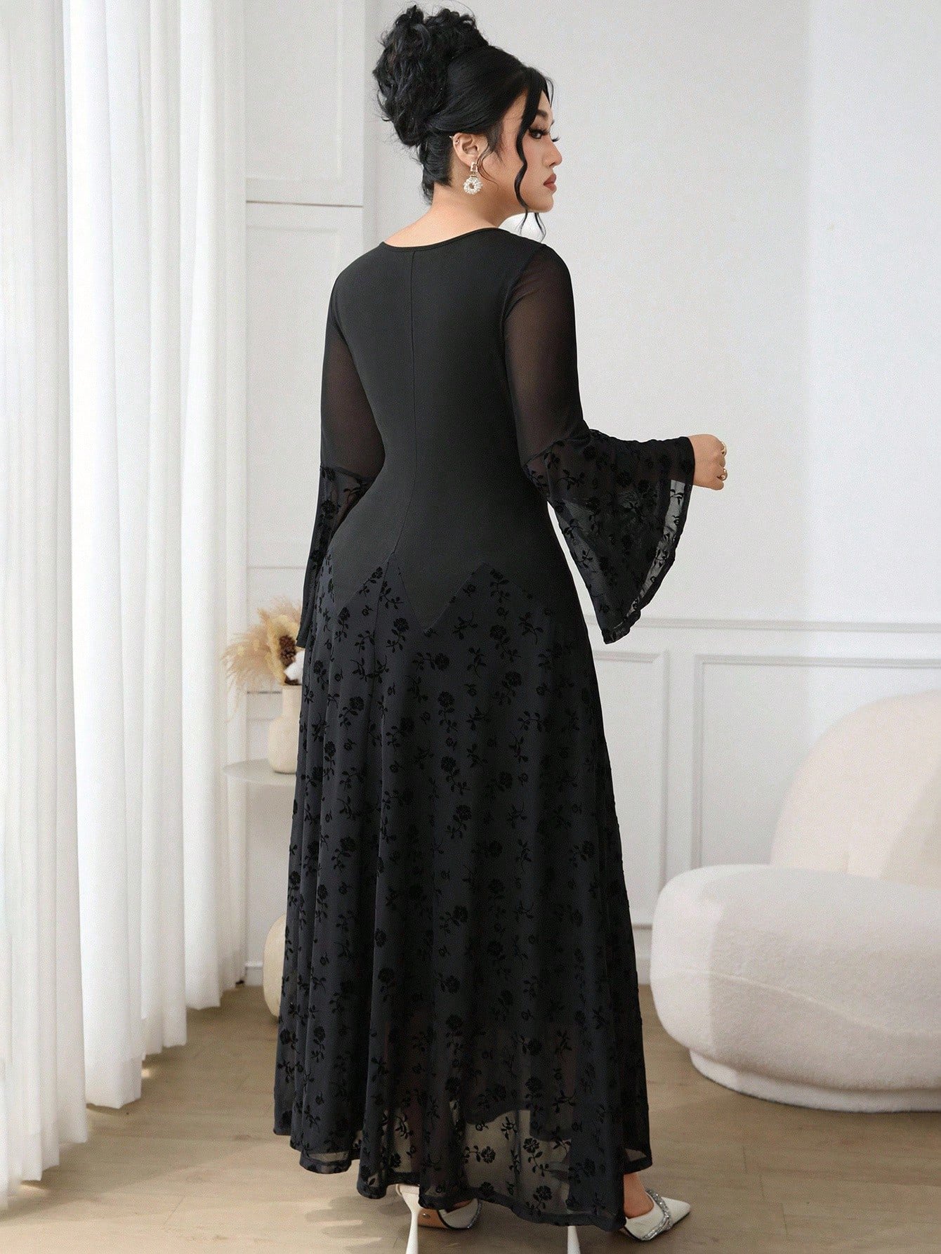 robe élégante à manches évasées robe élégante à manches évasées