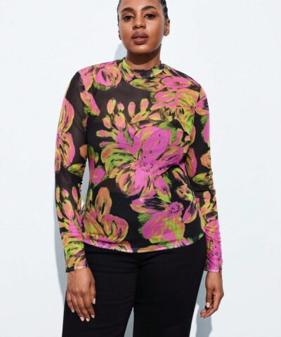 haut transparent à fleurs roses