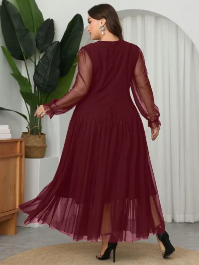 robe grande taille élégante avec perles et patchwork de tulle