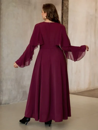 robe élégante à encolure ronde