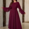 robe élégante à encolure ronde