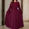 robe élégante à encolure ronde