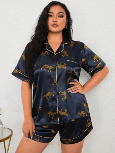 Ensemble de pyjama en satin avec imprimé léopard et passepoil contrastant