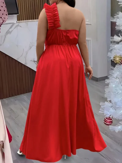 Alternative view of Robe décolleté asymétrique et ajouré