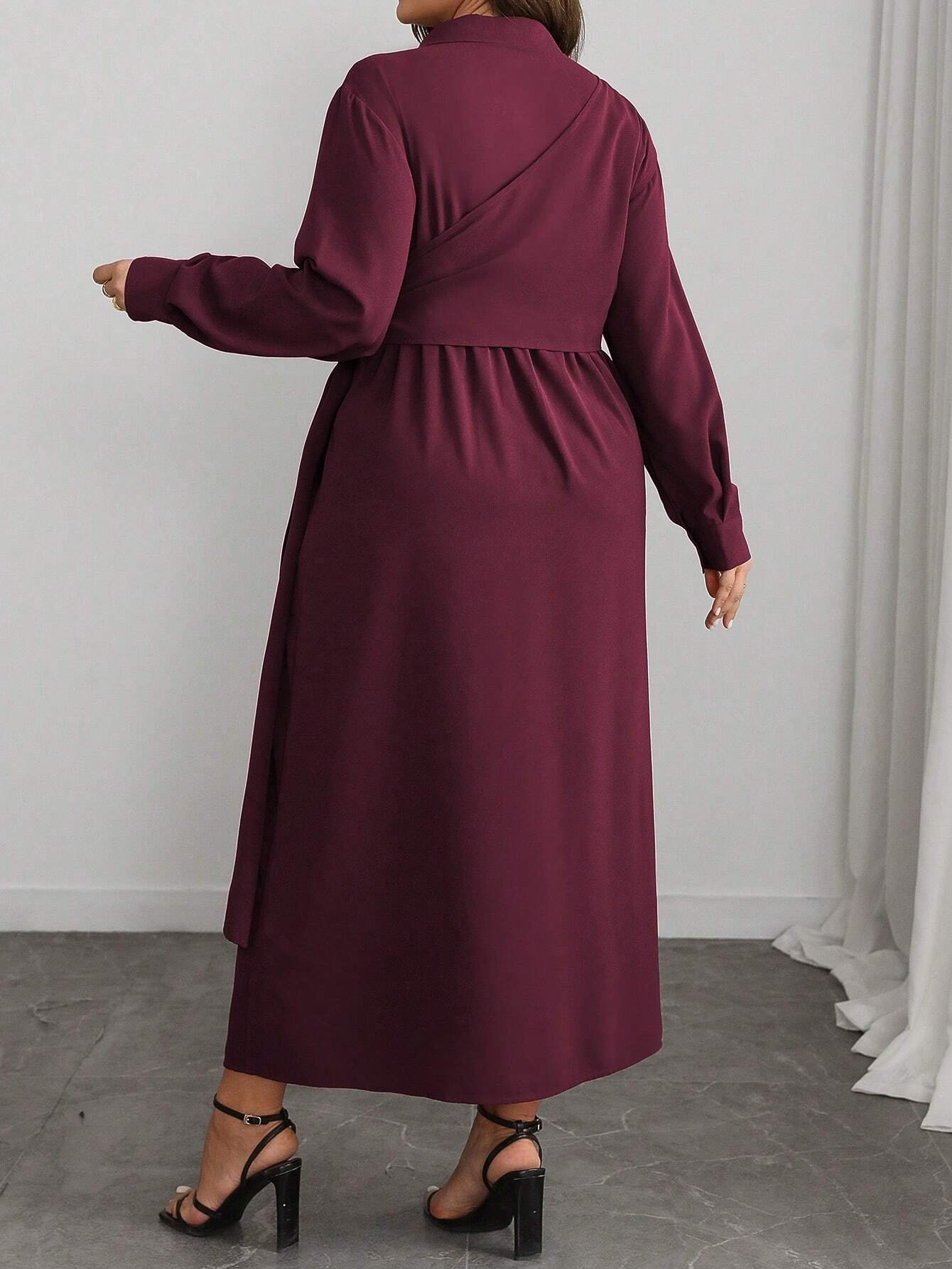 Robe chemise à manches longues avec col montant et ceinture décorative – Image 2
