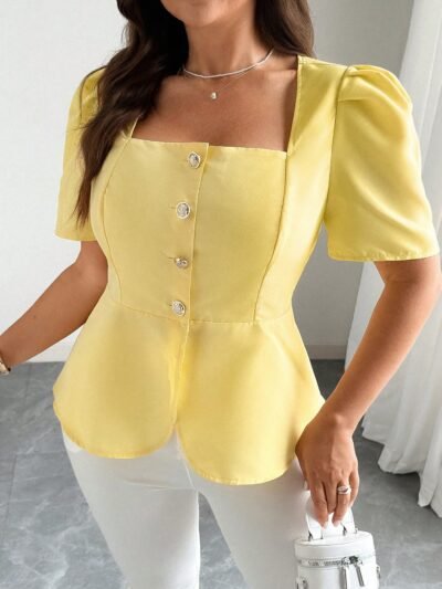 Blouse élégante à col carré