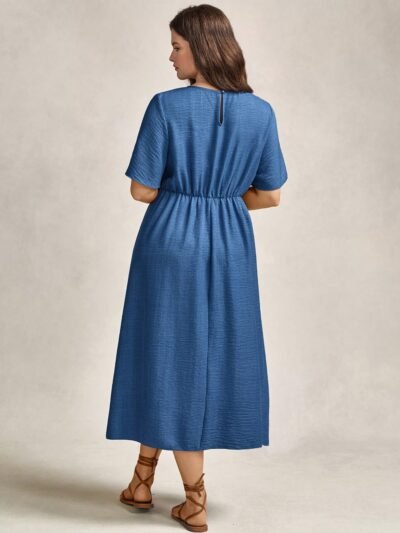 Alternative view of Robe ample aux manches évasées