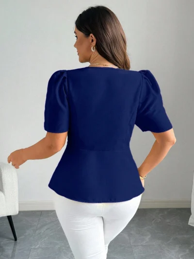 Alternative view of Blouse élégante à col carré