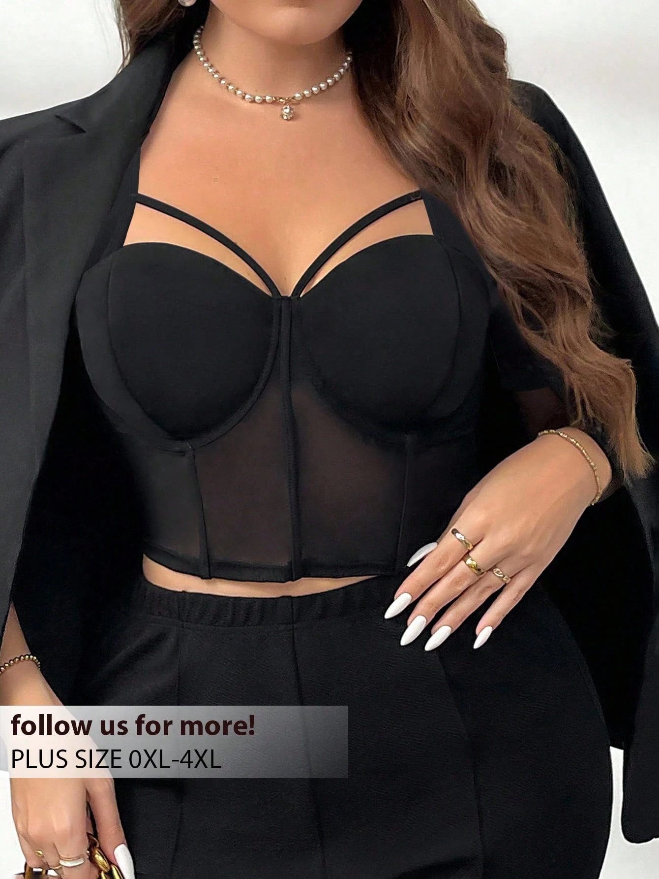 Débardeur élégant en maille noire avec design ajouré et laçage – Image 6