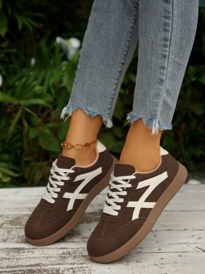 Alternative view of baskets décontractées à lacets