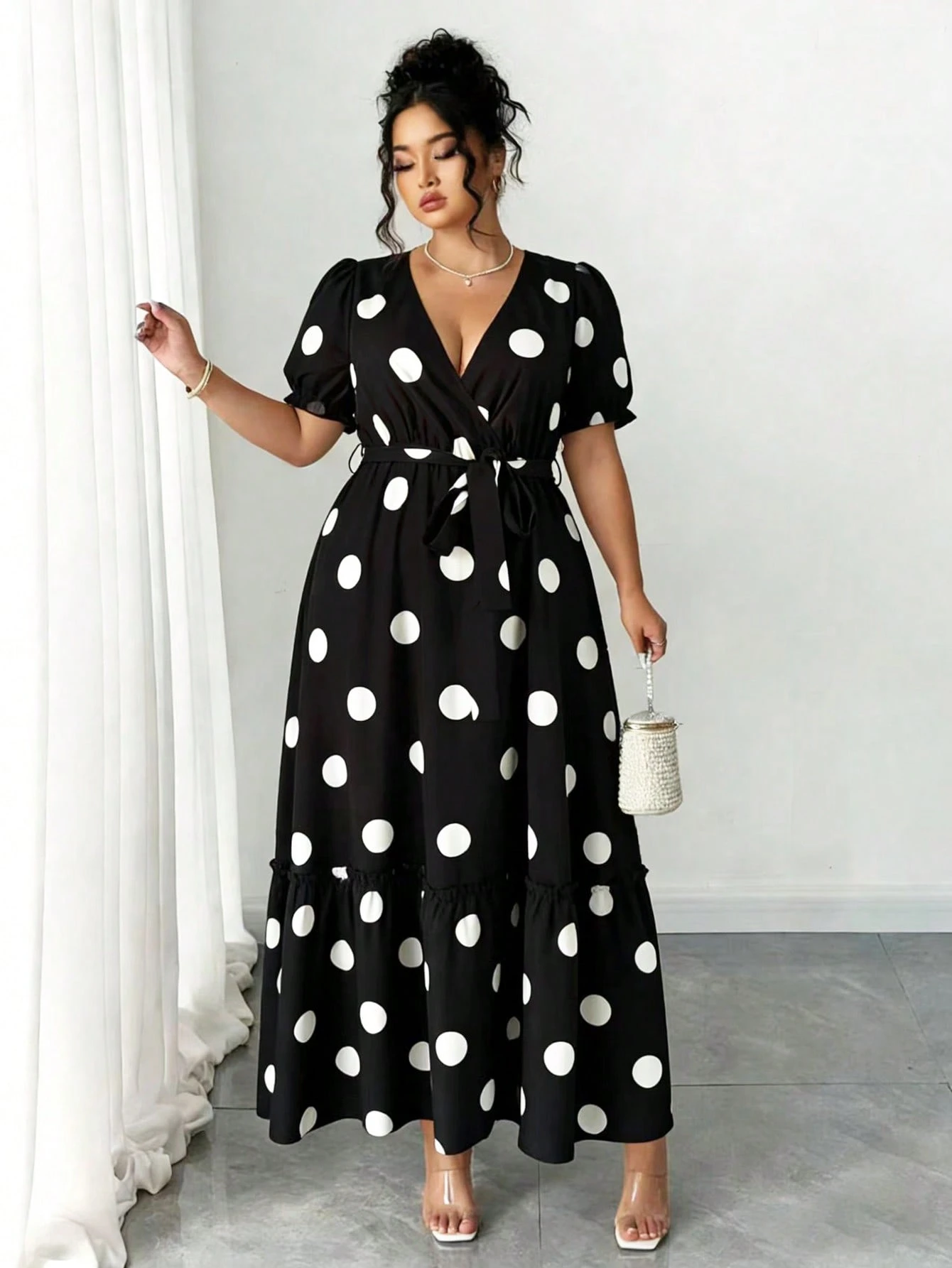 Robe élégante à col V, manches bouffantes et taille nouée – Image 4