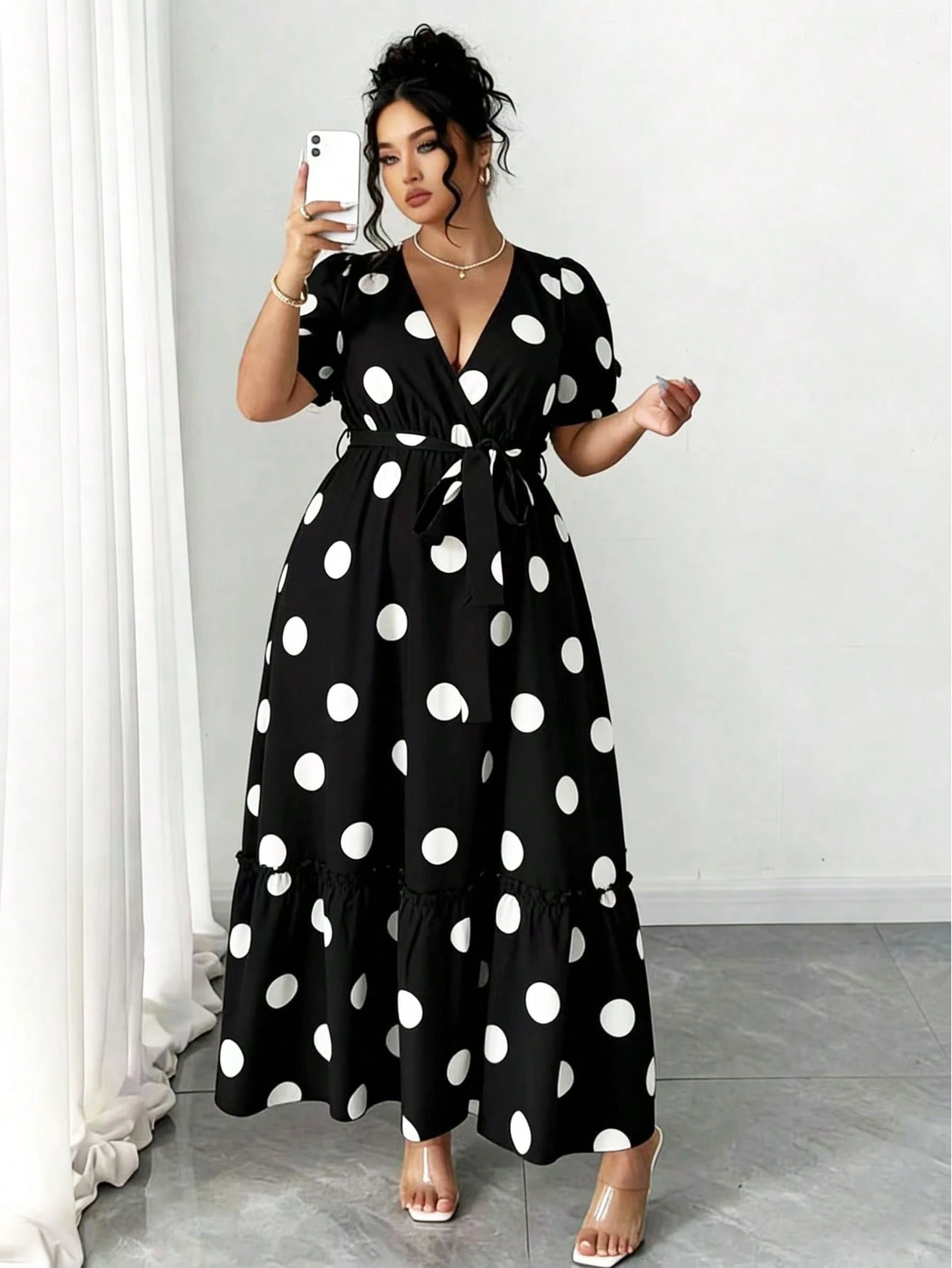 Robe élégante à col V, manches bouffantes et taille nouée – Image 7