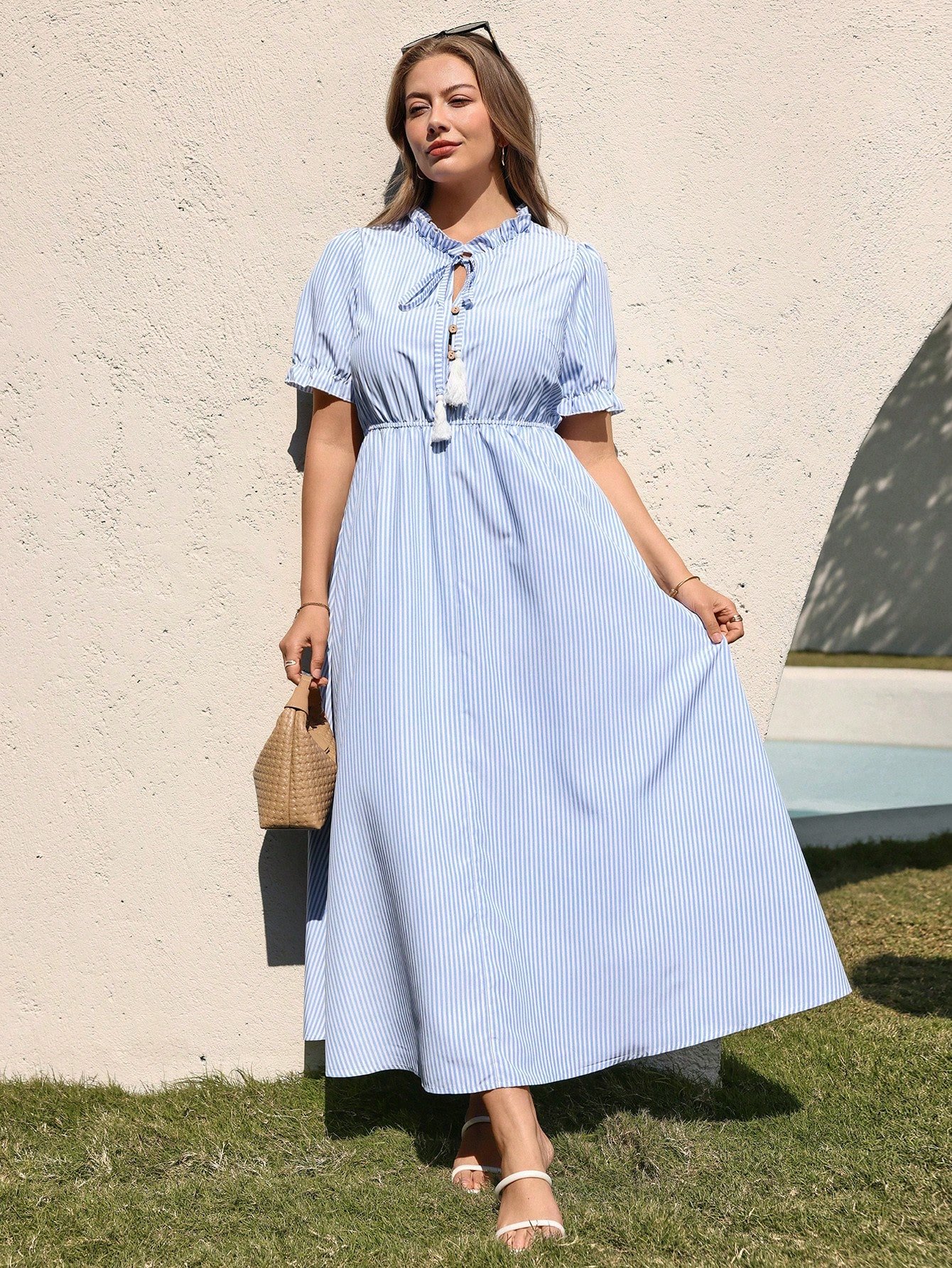 Robe d'été décontractée à imprimé rayé avec volants – Image 3
