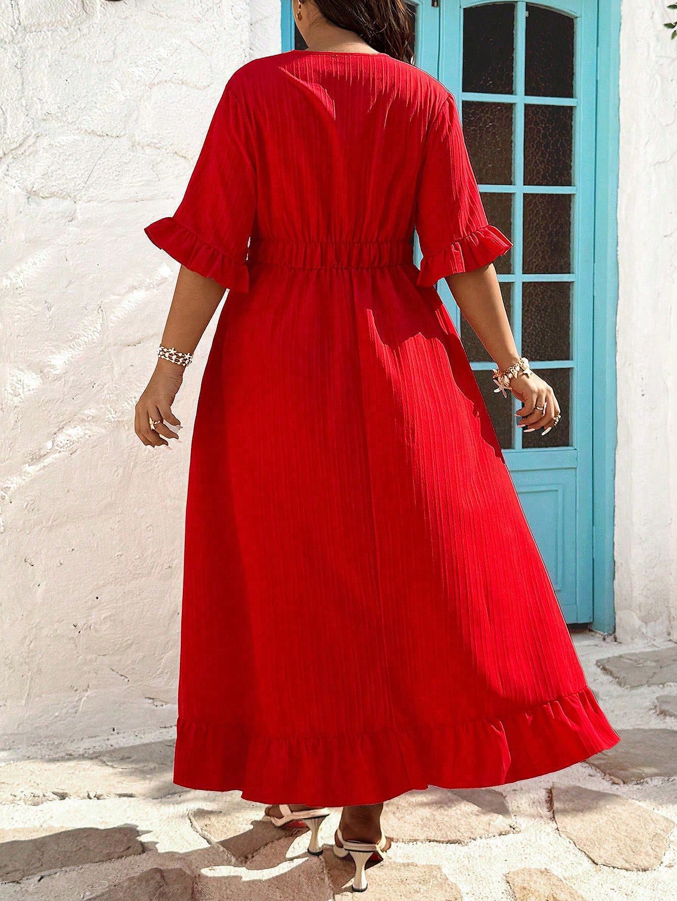 Robe à ligne A avec empiècement en dentelle, col V et volants à l'ourlet – Image 2