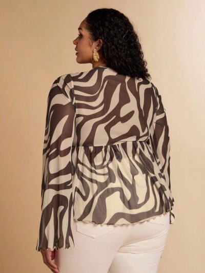 Alternative view of Blouse à lacets en maille ondulée