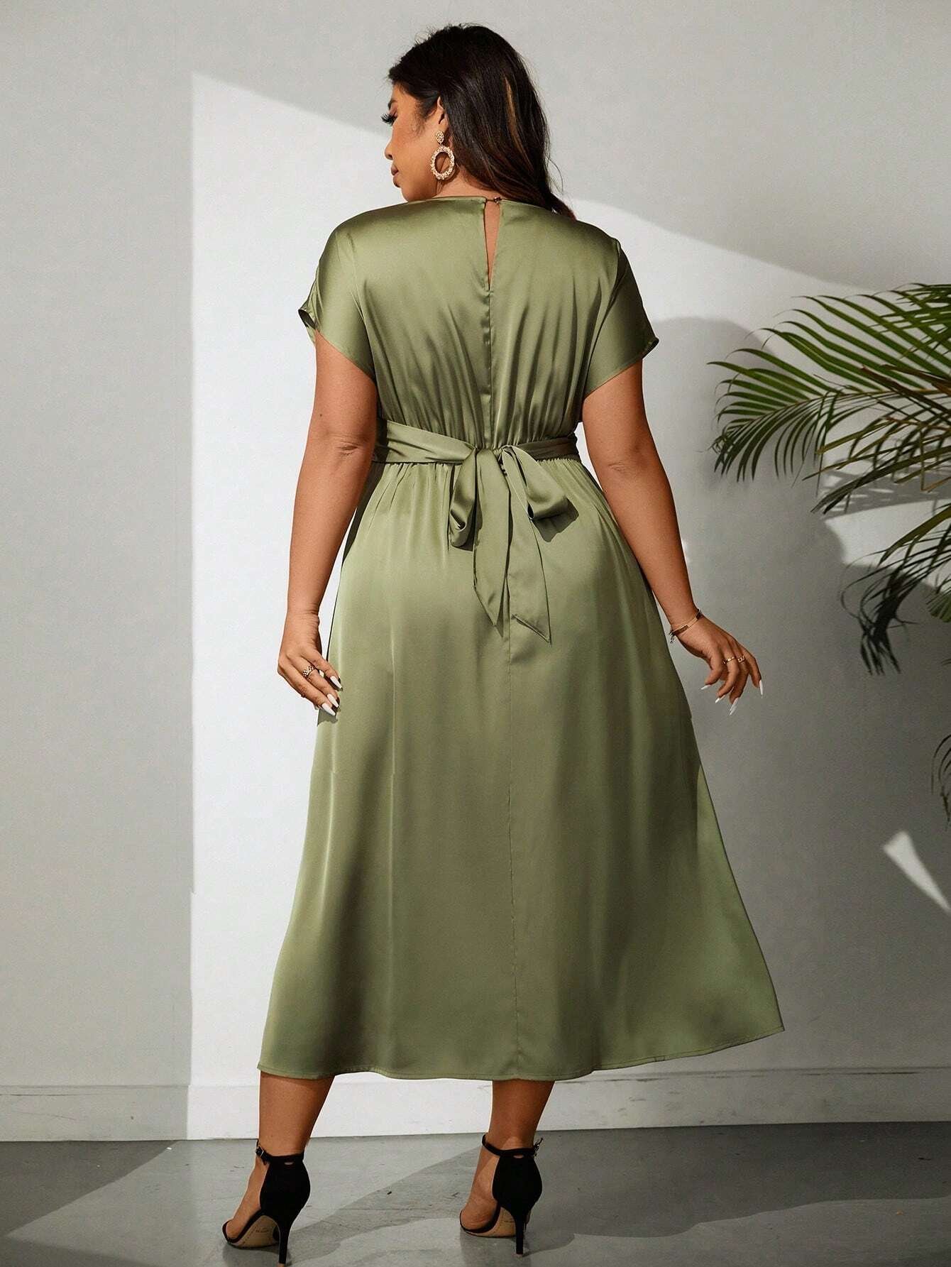 Robe longue élégante et à manches courtes – Image 5