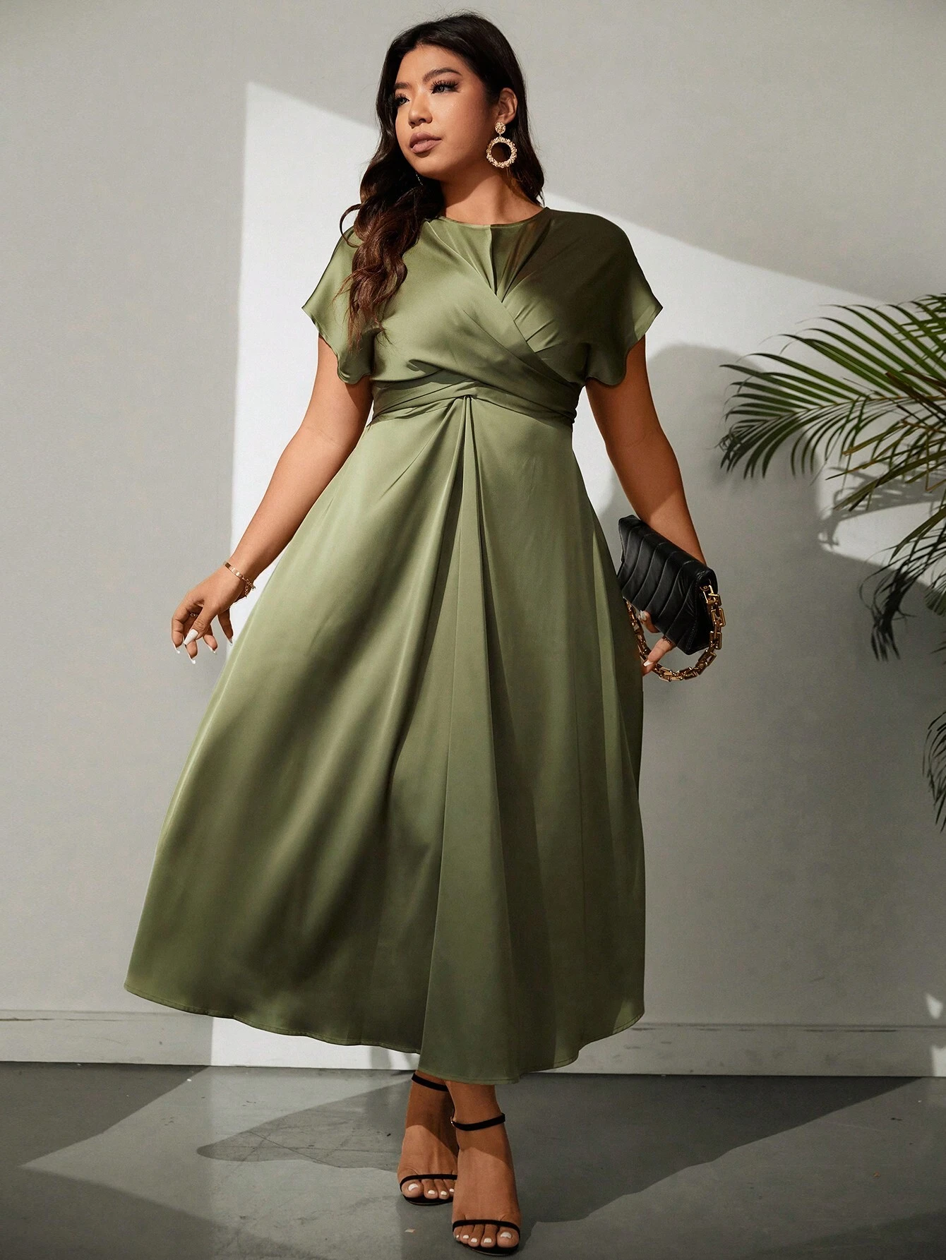 Robe longue élégante et à manches courtes – Image 4