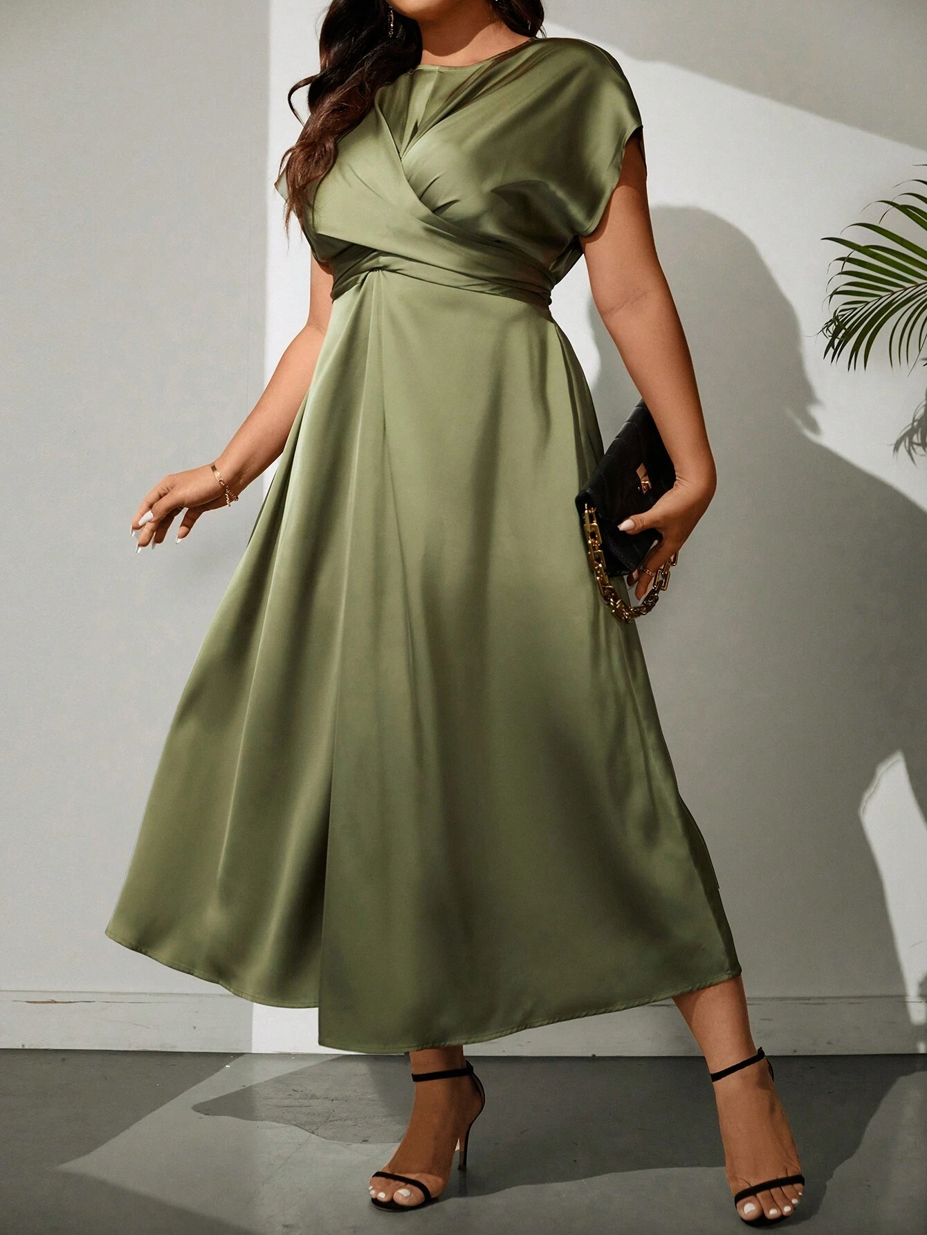 Robe longue élégante et à manches courtes – Image 6