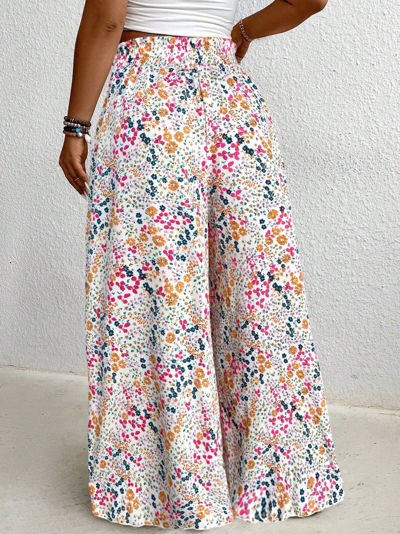Pantalon grande taille à jambes larges avec imprimé floral ditsy casual – Image 3