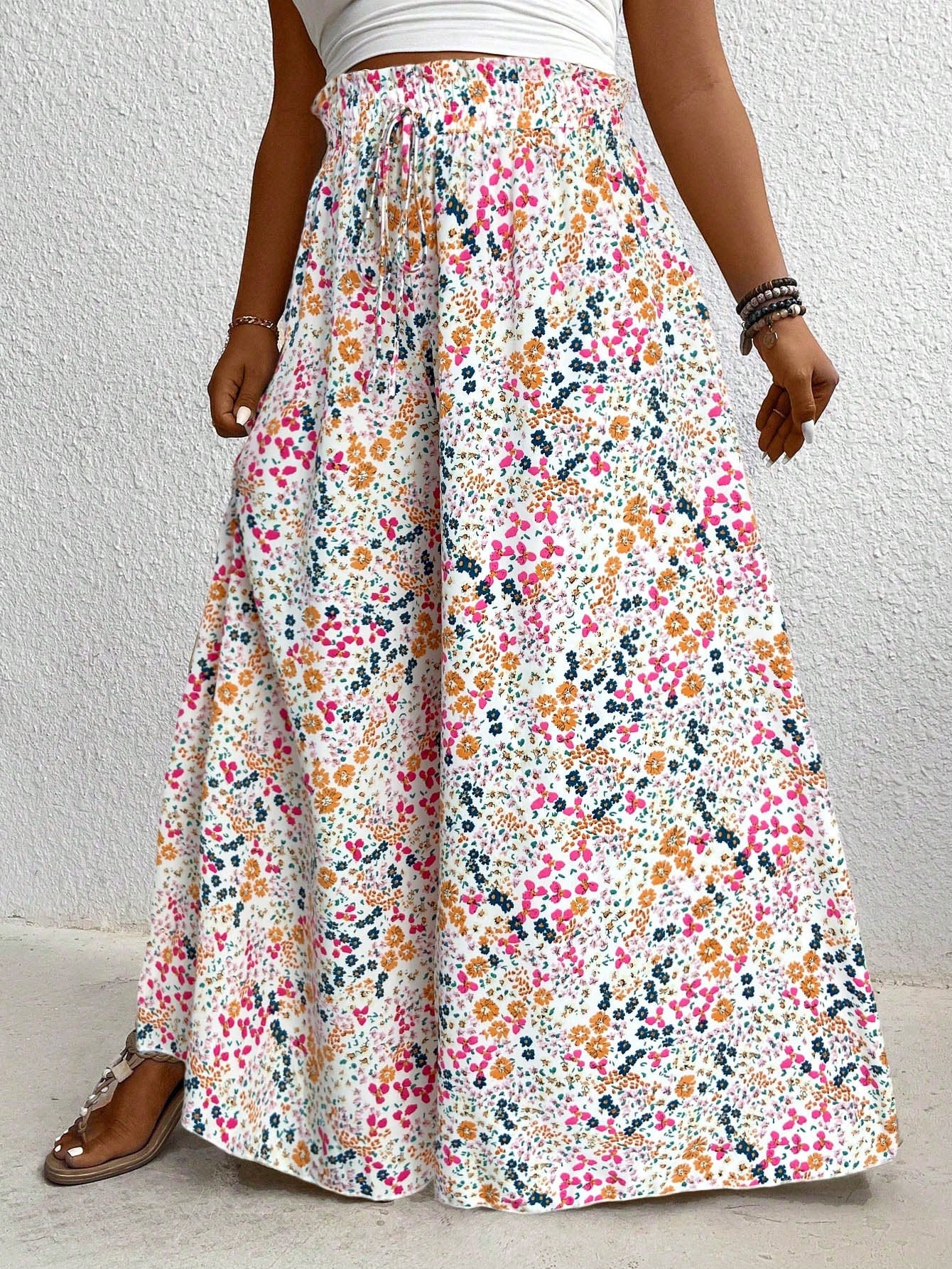 Pantalon grande taille à jambes larges avec imprimé floral ditsy casual – Image 5