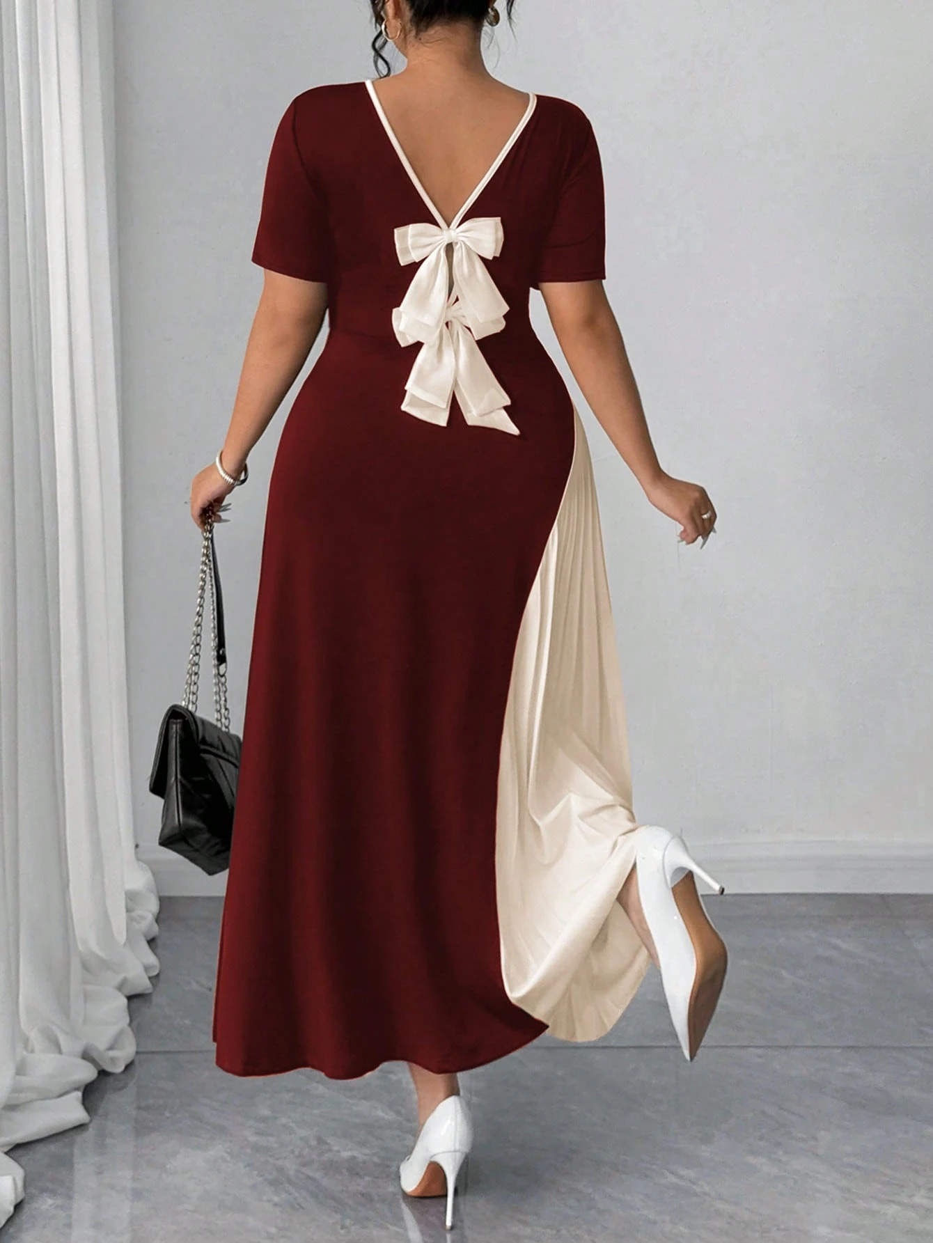 Robe à la mode de style français avec plissés, nœud papillon. – Image 3