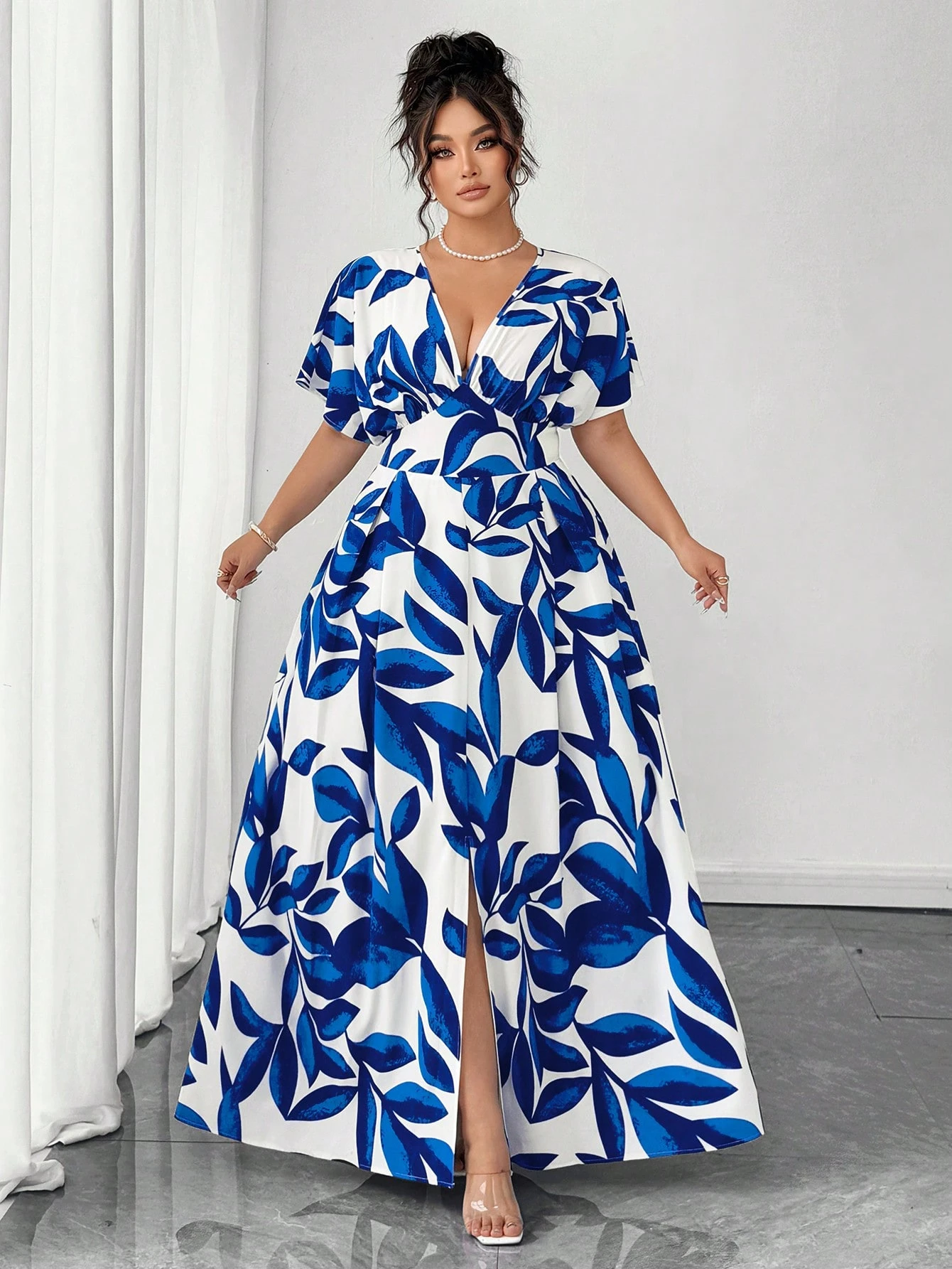 Robe élégante à col en V fleuri – Image 6
