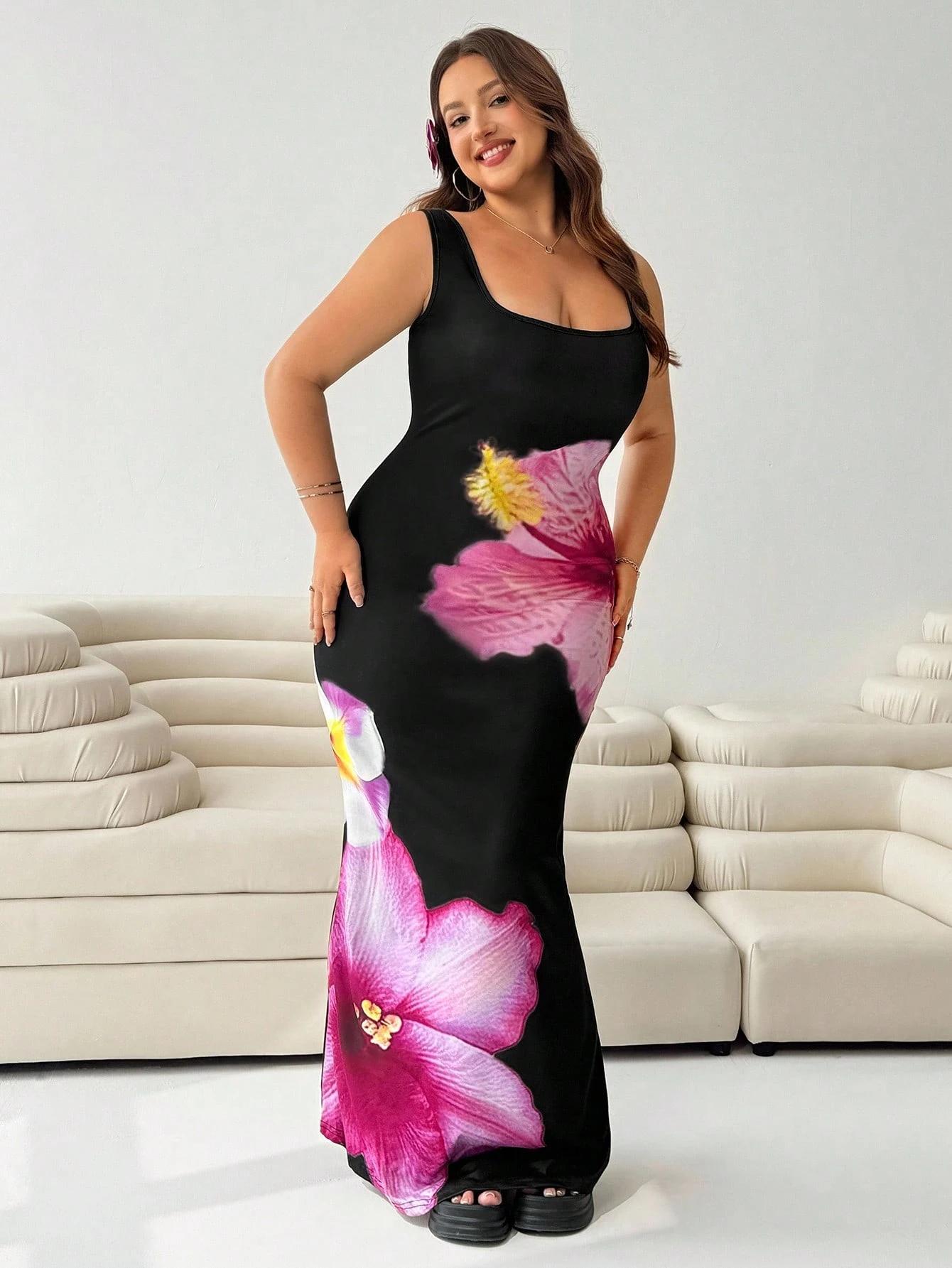 Robe fleurie à encolure carrée sans manches – Image 6