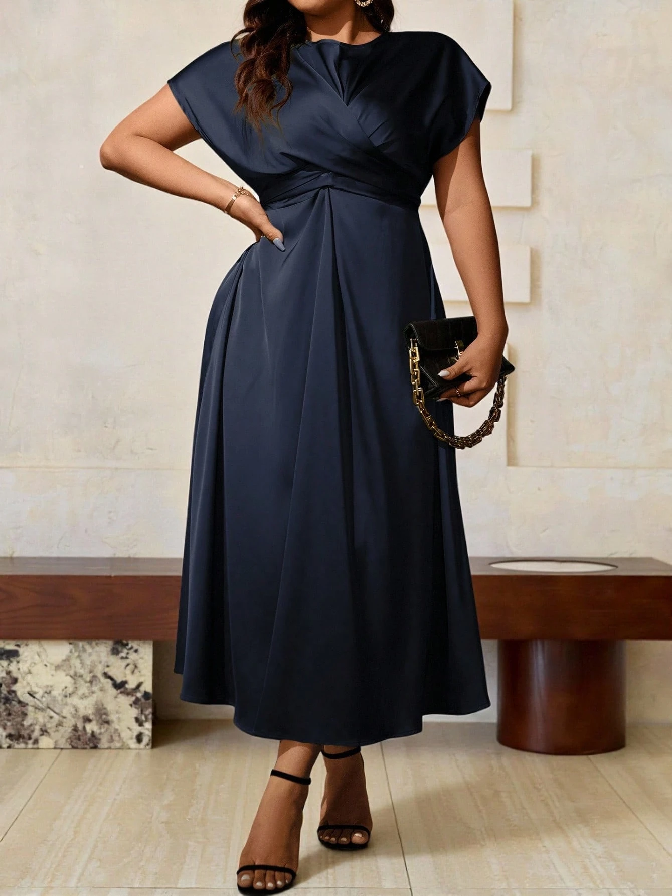 Robe longue élégante et à manches courtes – Image 5