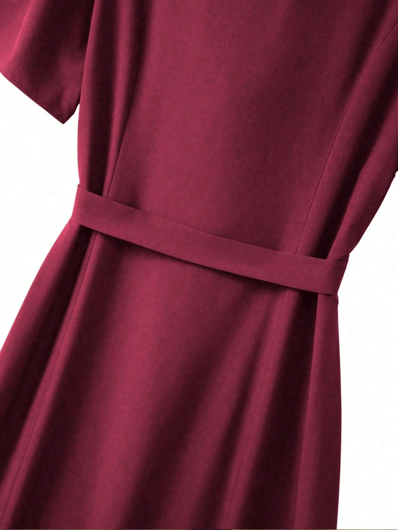 Robe élégante à manches courtes avec volants au col, taille cintrée et boutons – Image 2