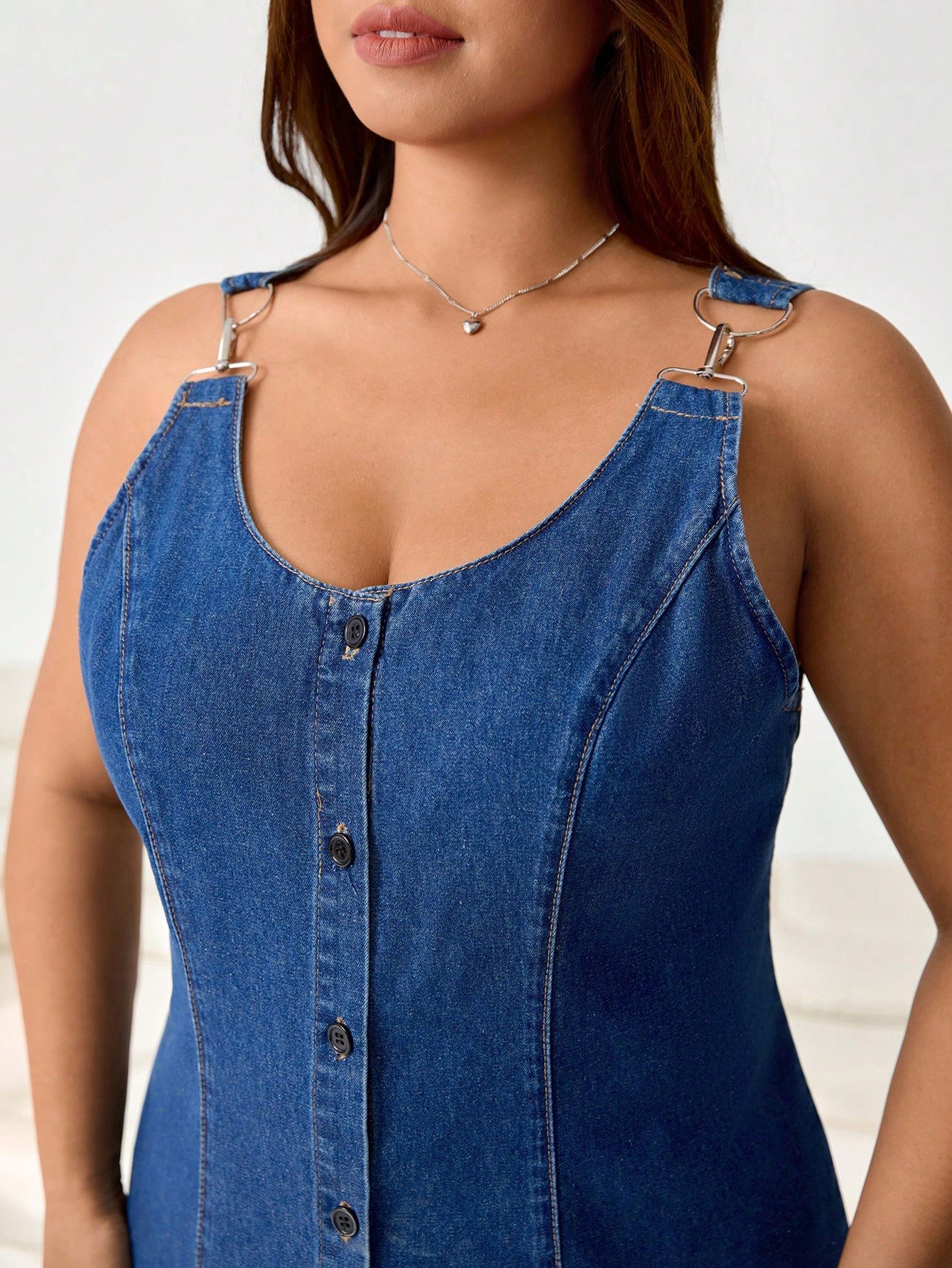 Robe salopette en jean décontractée – Image 4