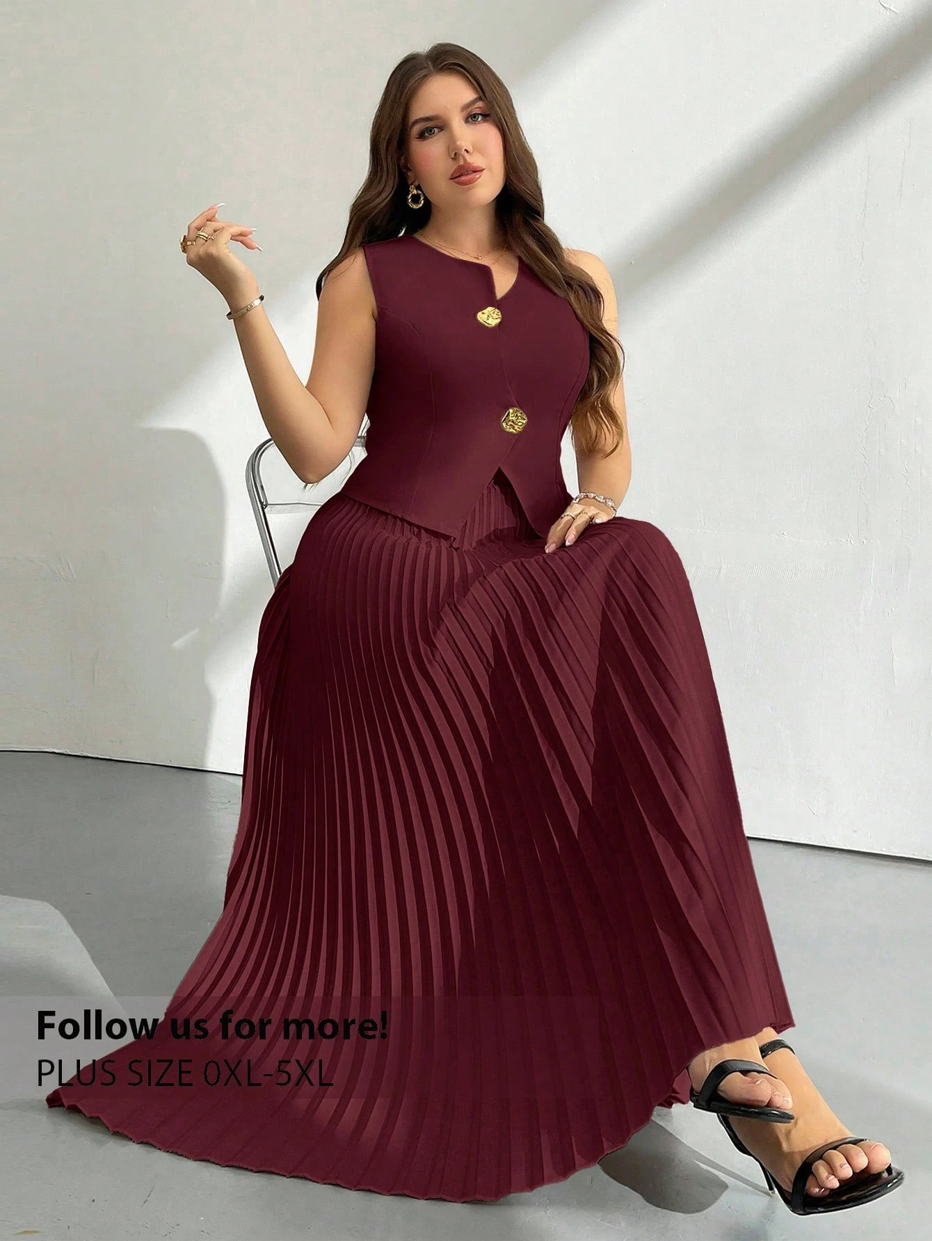 Ensemble 2 pièces élégant pour femmes grandes tailles, composé d'un gilet métallique à simple boutonnage et d'une jupe mi-longue plissée – Image 3