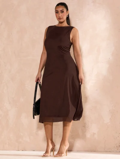 Robe mi-longue ajustée en maille