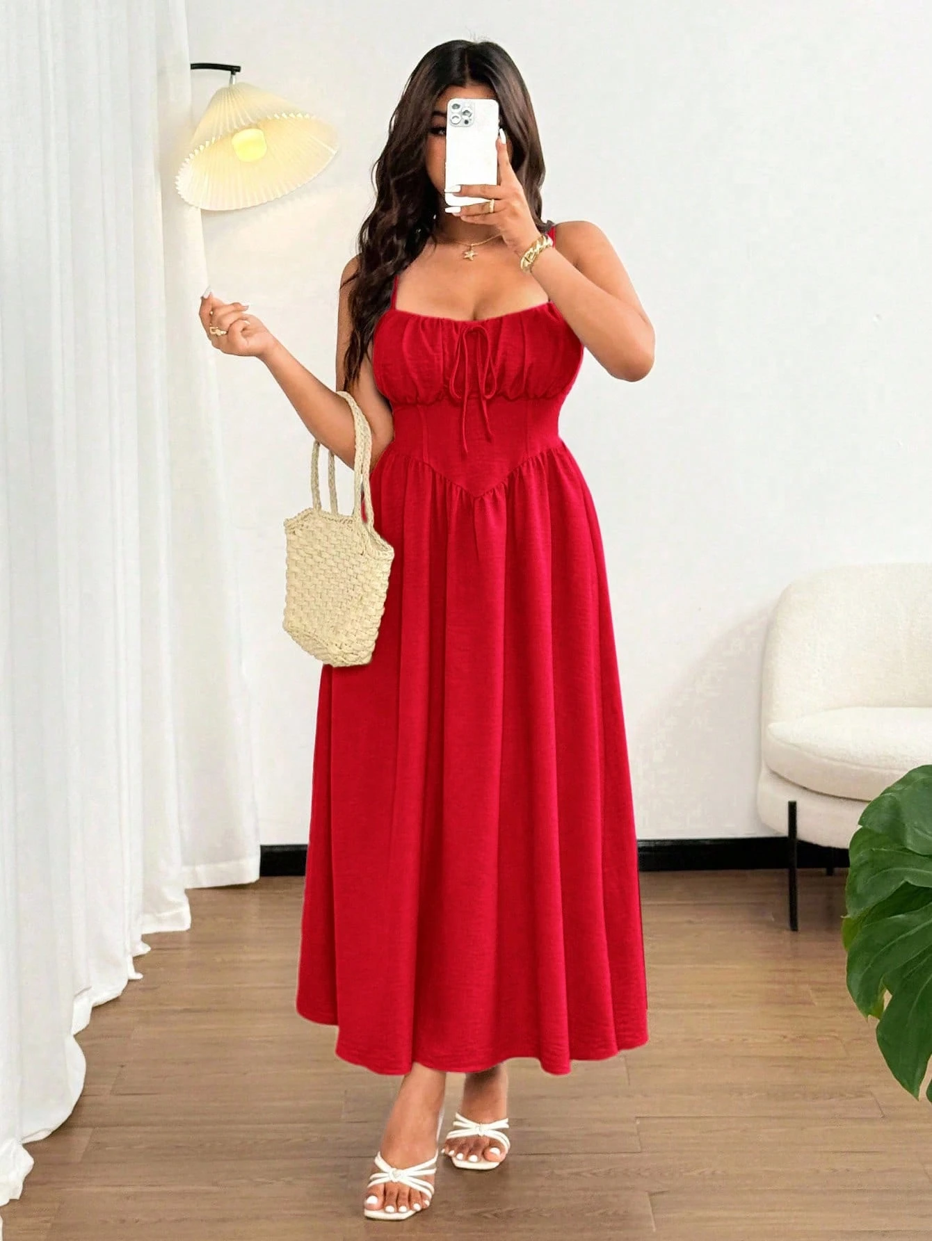 Robe longue évasée à bretelles spaghetti avec nœud papillon avant