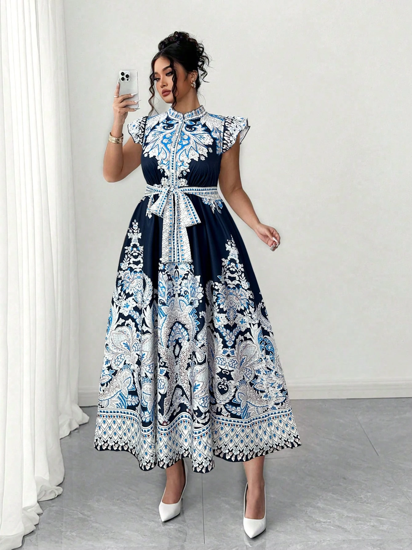 Robe longue à imprimé floral bleu marine