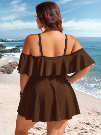 Alternative view of Maillot de bain une pièce avec volants et épaules dénudées, avec short de bain