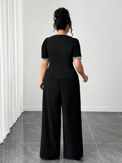 Alternative view of Ensemble 2 pièces blouse à col carré, manches bouffantes et décoration de ruban satin pailleté, et pantalon