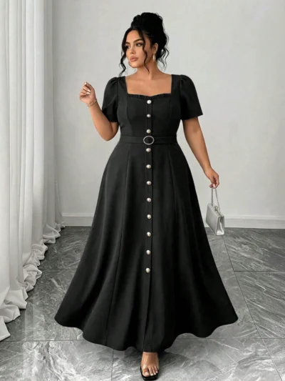 Robe élégante à manches courtes avec volants au col