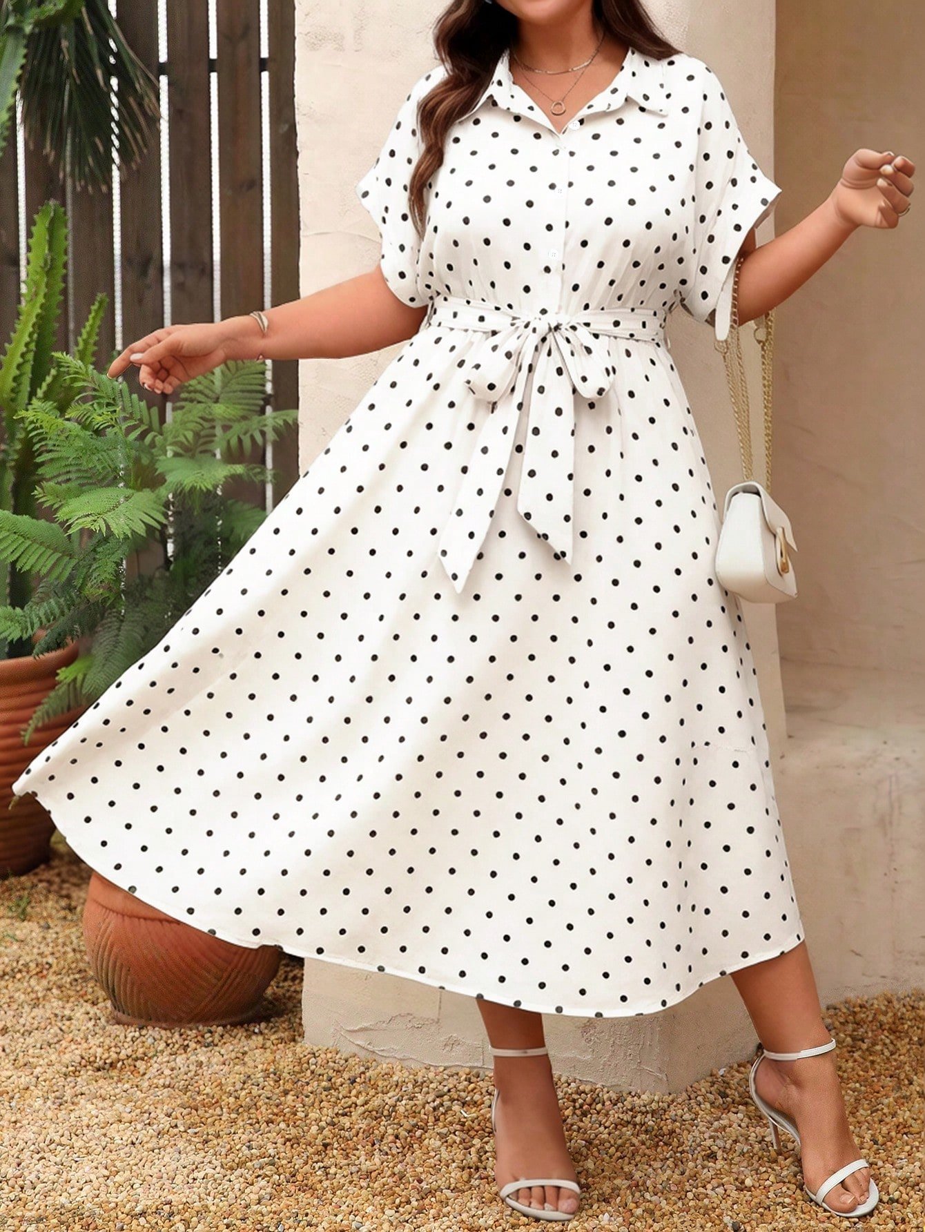 Robe chemise mi-longue à manches courtes, col ouvert, – Image 7