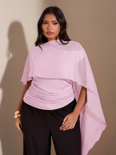 Blouse ajustée avec design asymétrique à volants sur l'épaule