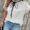 Blouse à manches courtes à pois – Image 6