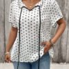 Blouse à manches courtes à pois – Image 4