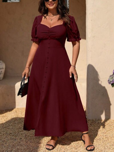 Robe élégante à encolure en cœur et manches courtes