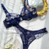 Ensemble de lingerie bleu marine