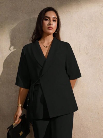 Blazer fin et élégant avec nœud