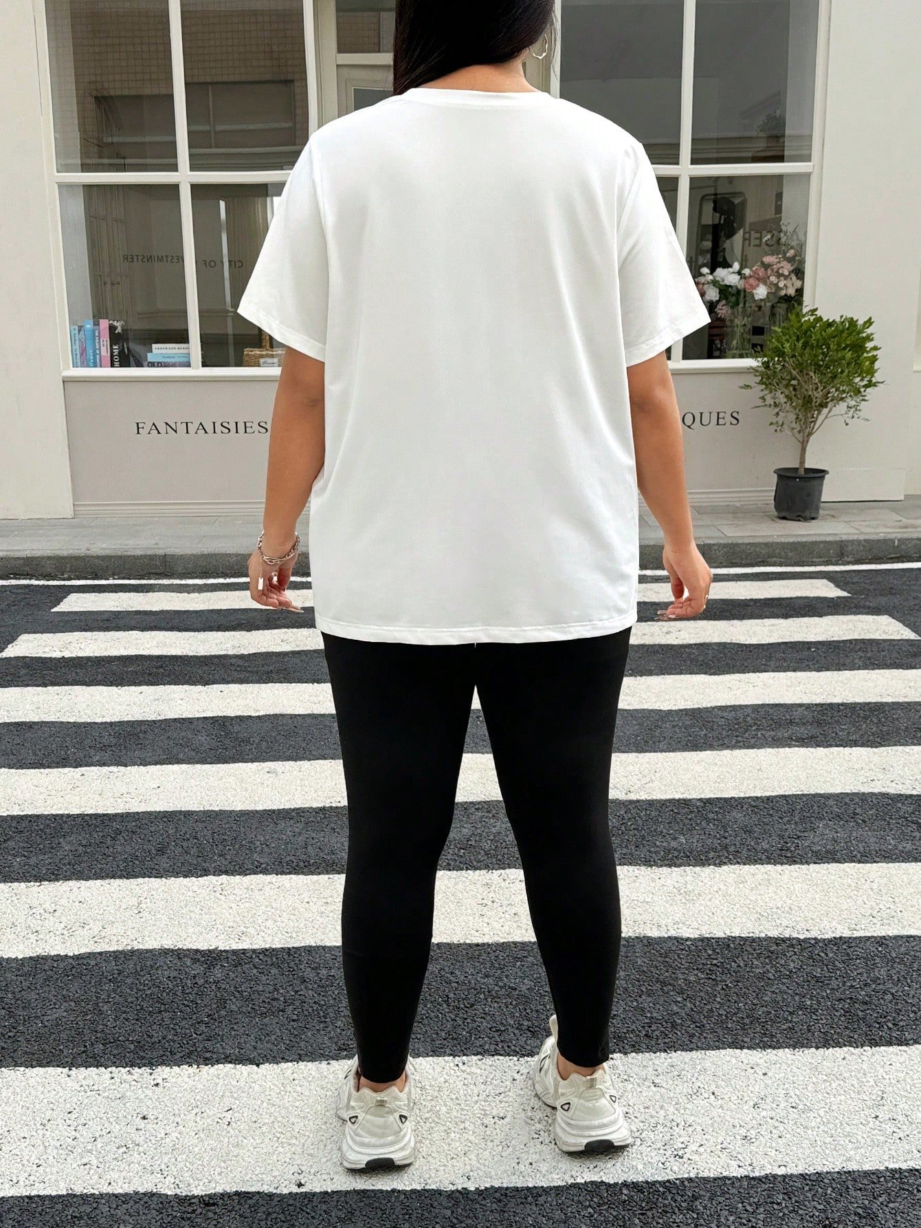 Ensemble t-shirt et legging imprimé léopard blanc – Image 2
