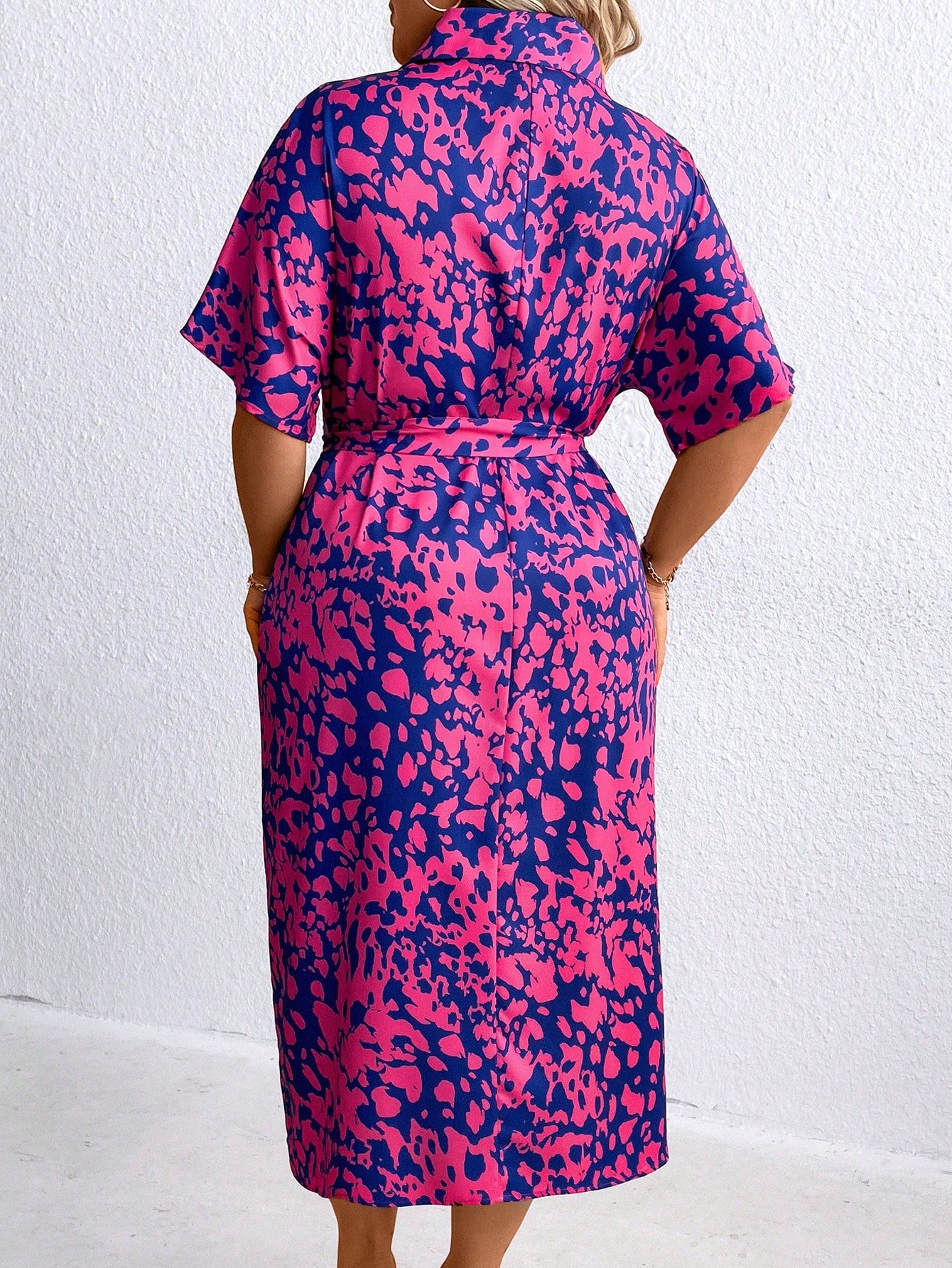 Robe-chemise longue à imprimé total avec ceinture – Image 2
