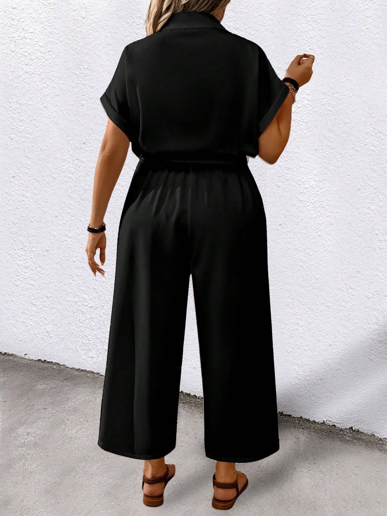 Combinaison casual col à revers, manches courtes, avec ceinture et poches, de couleur unie – Image 2