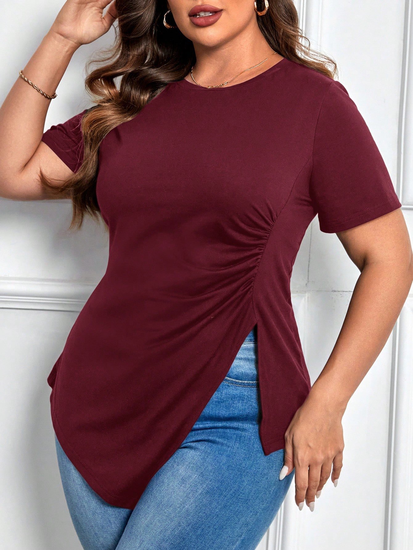 T-shirt ample en couleur unie avec un ourlet asymétrique froncé – Image 5