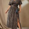 robe maxi col en V, manches courtes bouffantes, fente sur le côté – Image 3